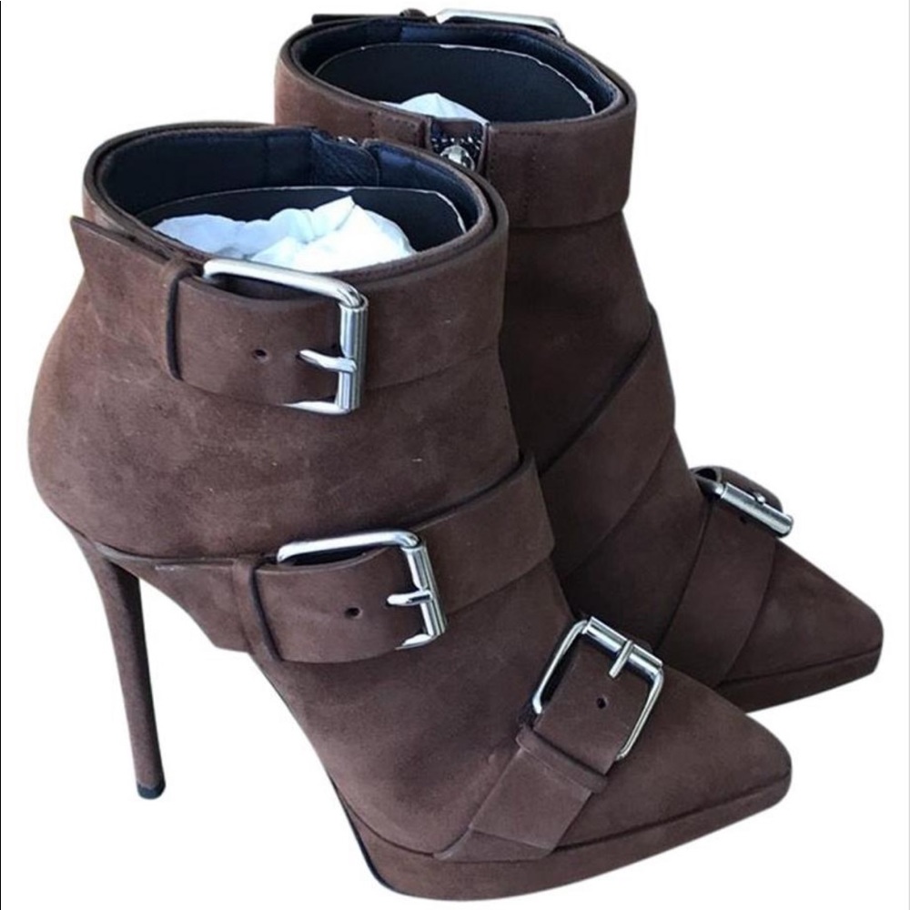SOLD!!! NEW!!! Giuseppe zanotti suede tan booties